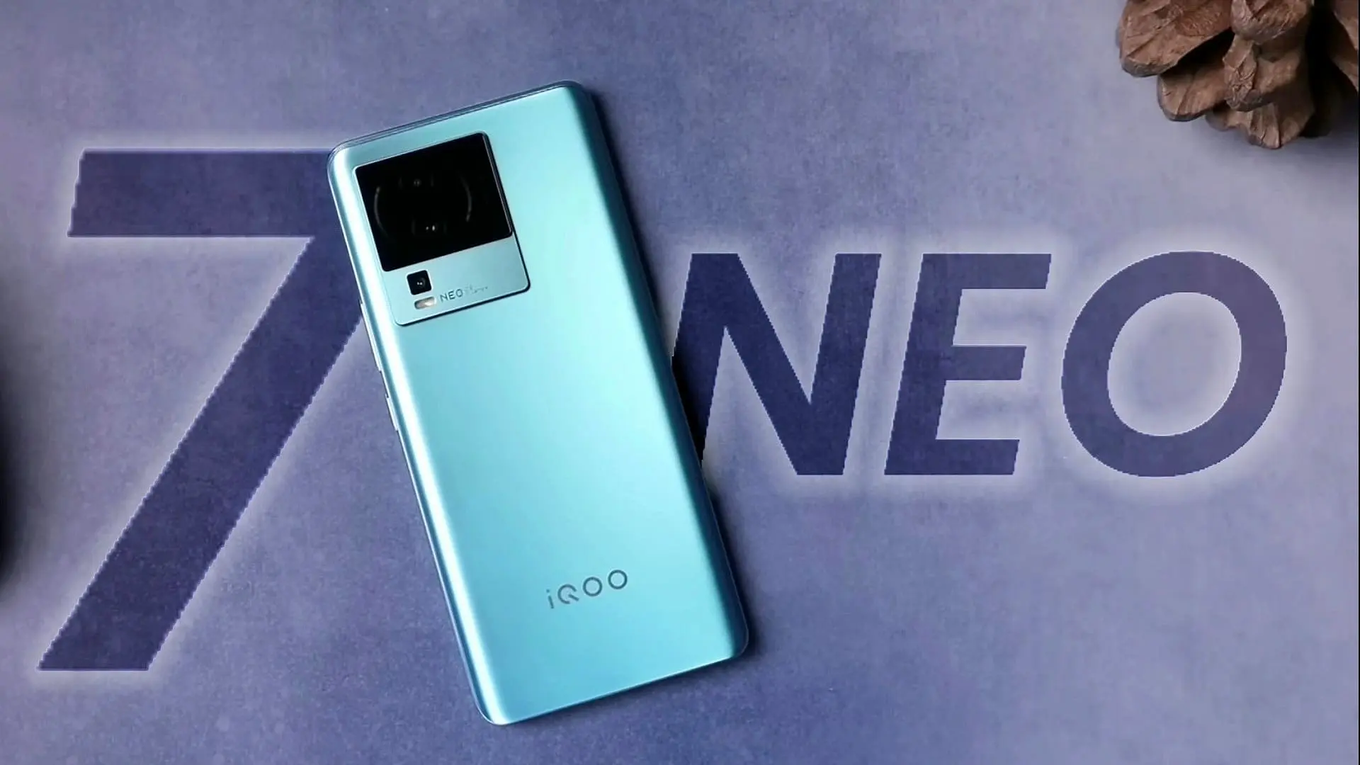 iQOO NEO 7 in Frost Blue Color