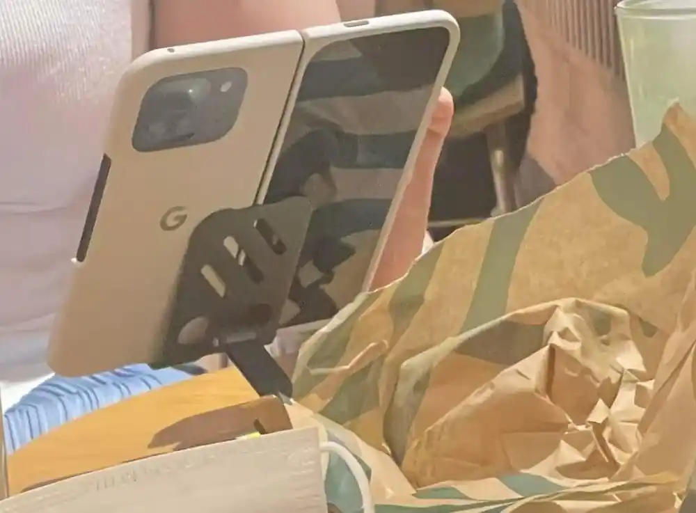 Google Pixel 9 Pro Fold At Starbucks